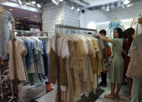 深圳外贸服装批发市场在哪里